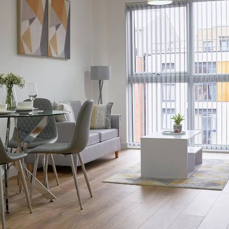 Modern Central Apartment - City Centre - Fast Wifi - Near Utilitia Arena & Icc برمنغهام المظهر الخارجي الصورة
