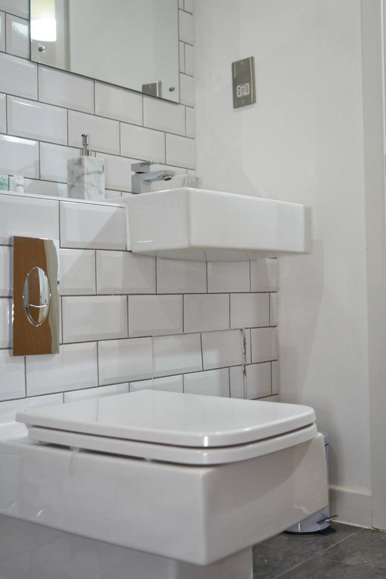 Modern Central Apartment - City Centre - Fast Wifi - Near Utilitia Arena & Icc برمنغهام المظهر الخارجي الصورة